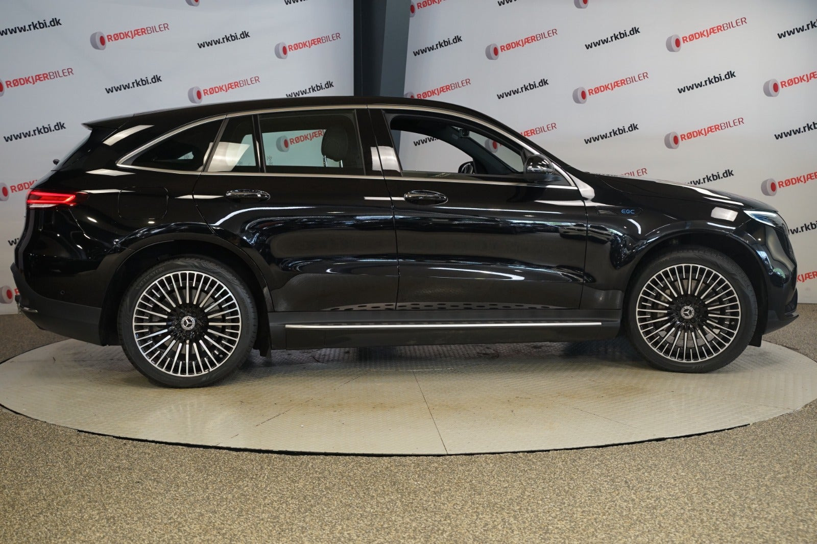 Sort Mercedes EQC400 fra 2022