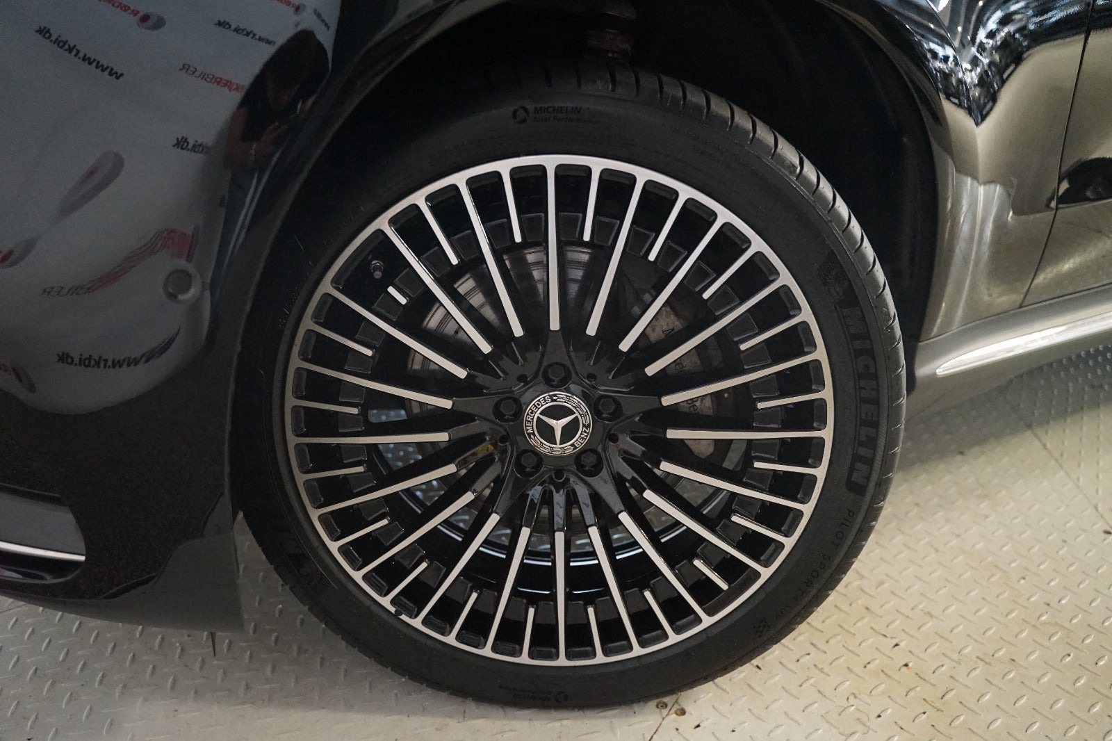 Sort Mercedes EQC400 fra 2022