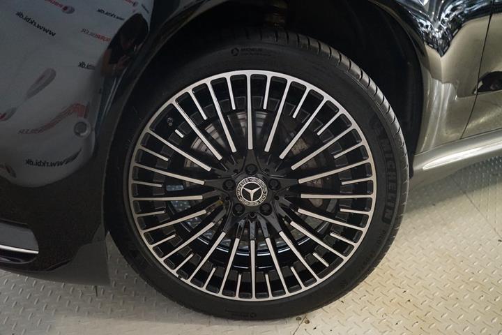Sort Mercedes EQC400 fra 2022