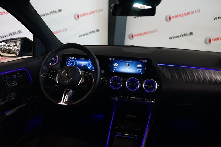 Sort Mercedes EQA250 fra 2025