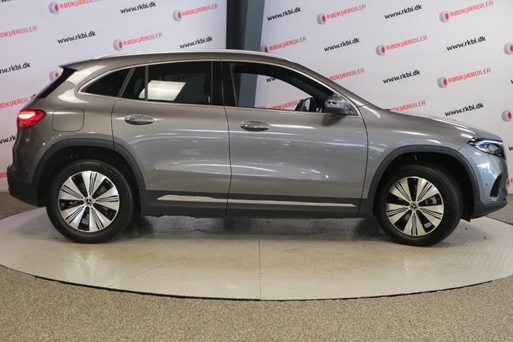 Grå Mercedes EQA250+ fra 2025