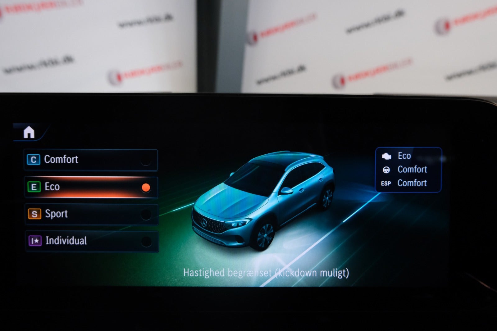 Grå Mercedes EQA250+ fra 2025