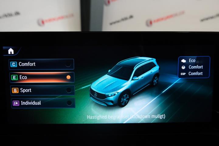 Grå Mercedes EQB250+ fra 2025