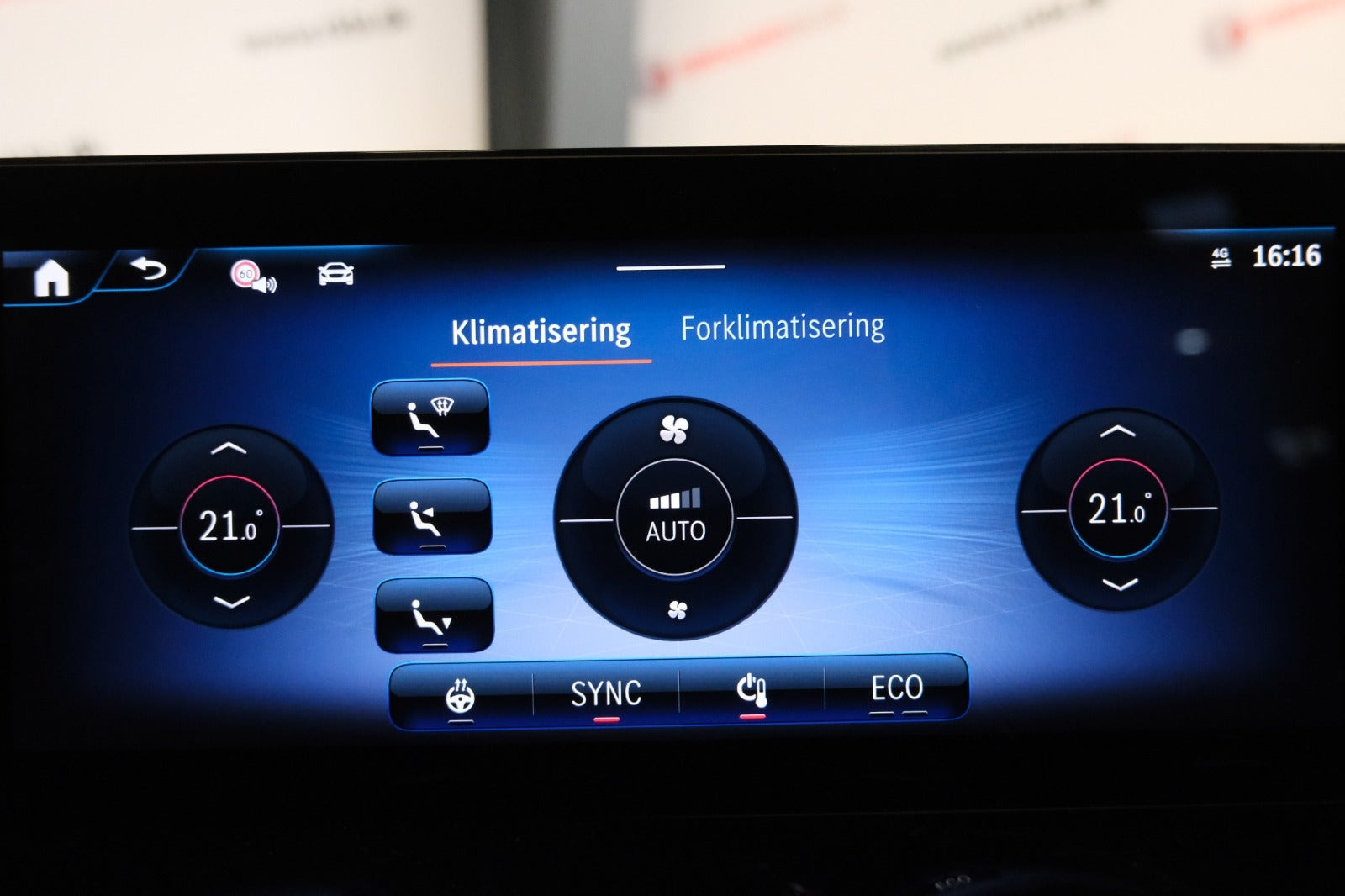 Hvid Mercedes EQB250+ fra 2025