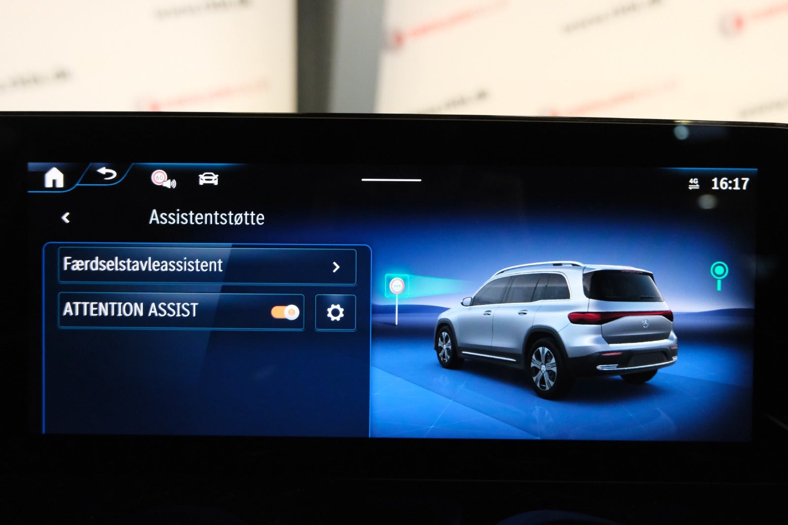 Hvid Mercedes EQB250+ fra 2025