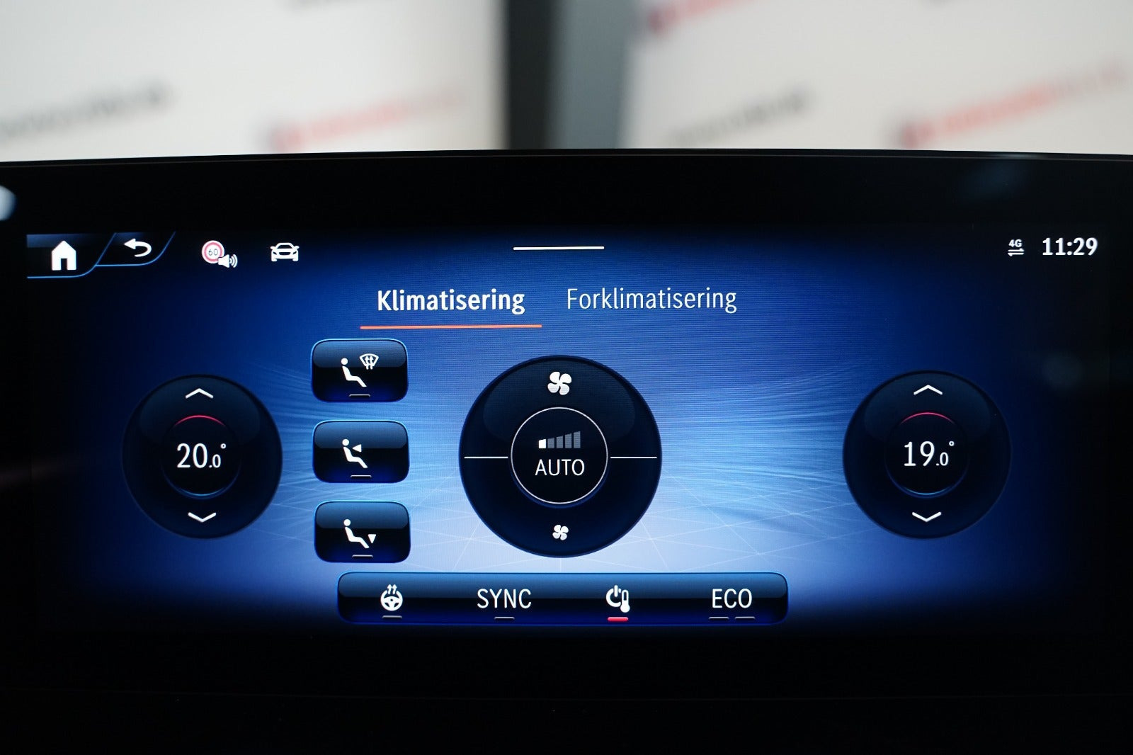 Hvid Mercedes EQB250+ fra 2025