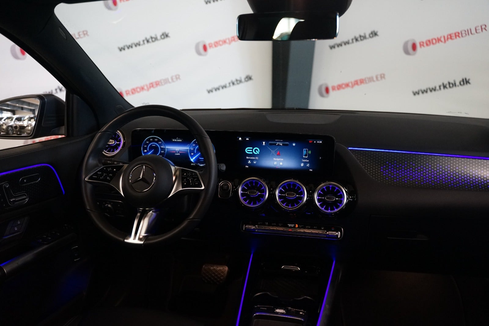 Grå Mercedes EQA250 fra 2025