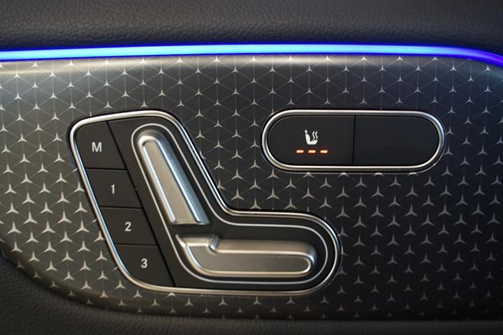Grå Mercedes EQA250 fra 2025