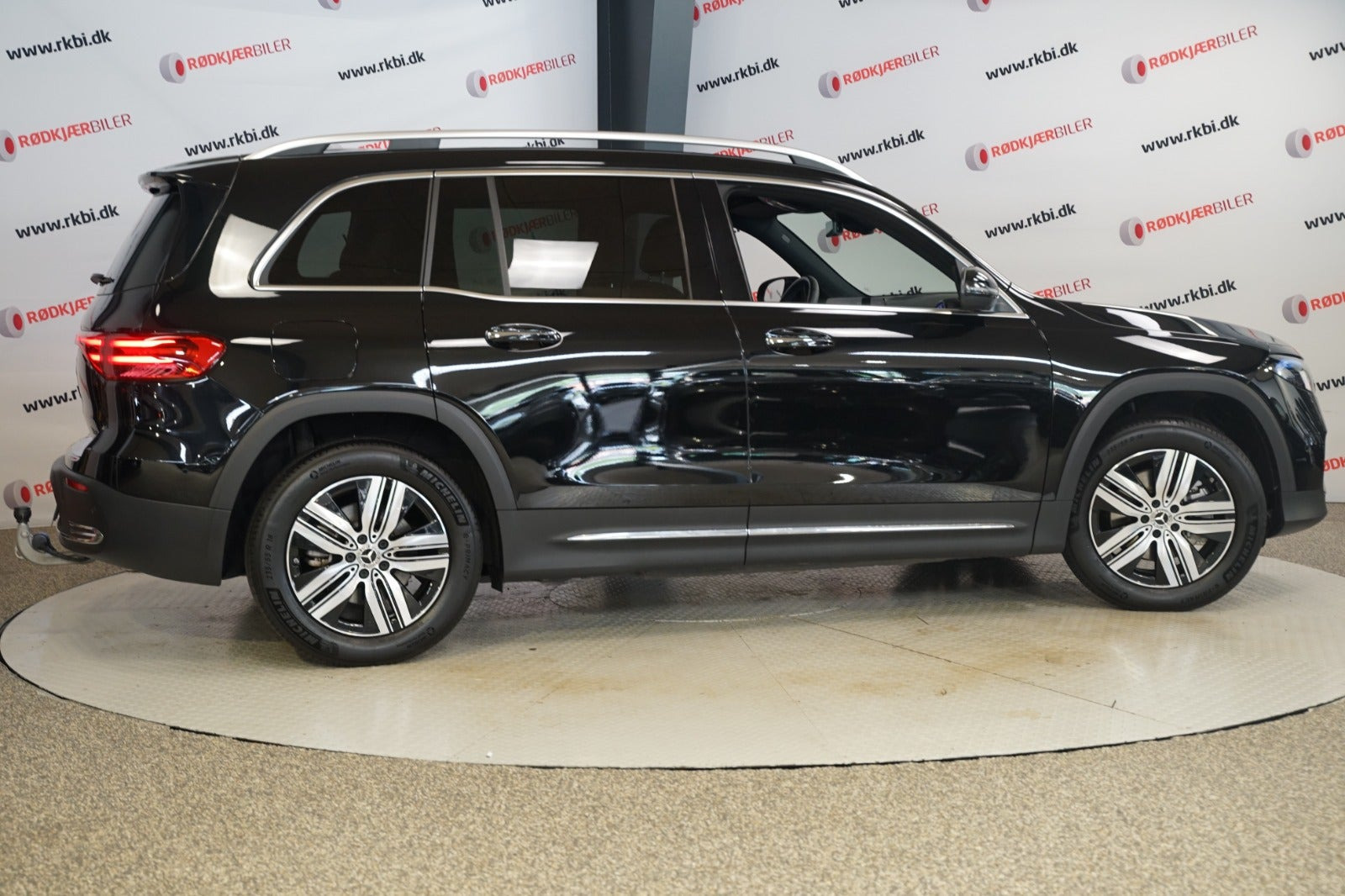 Sort Mercedes EQB250+ fra 2025