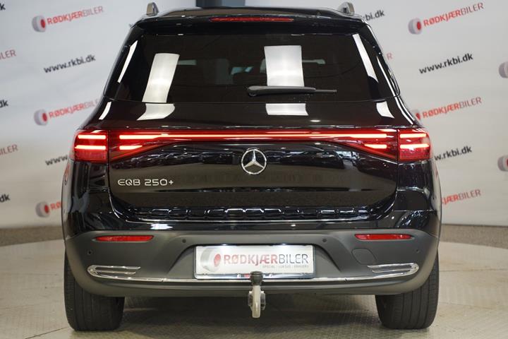 Sort Mercedes EQB250+ fra 2025