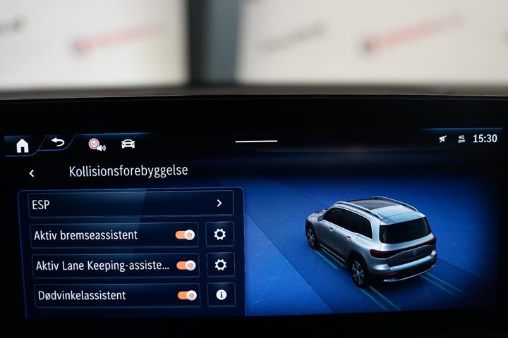 Sort Mercedes EQB250+ fra 2025