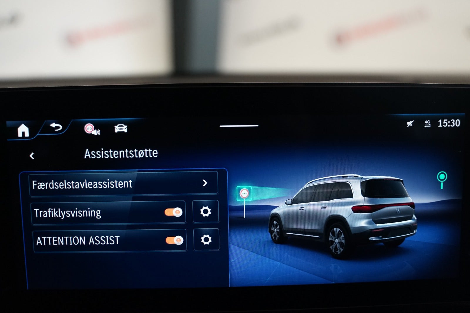 Sort Mercedes EQB250+ fra 2025