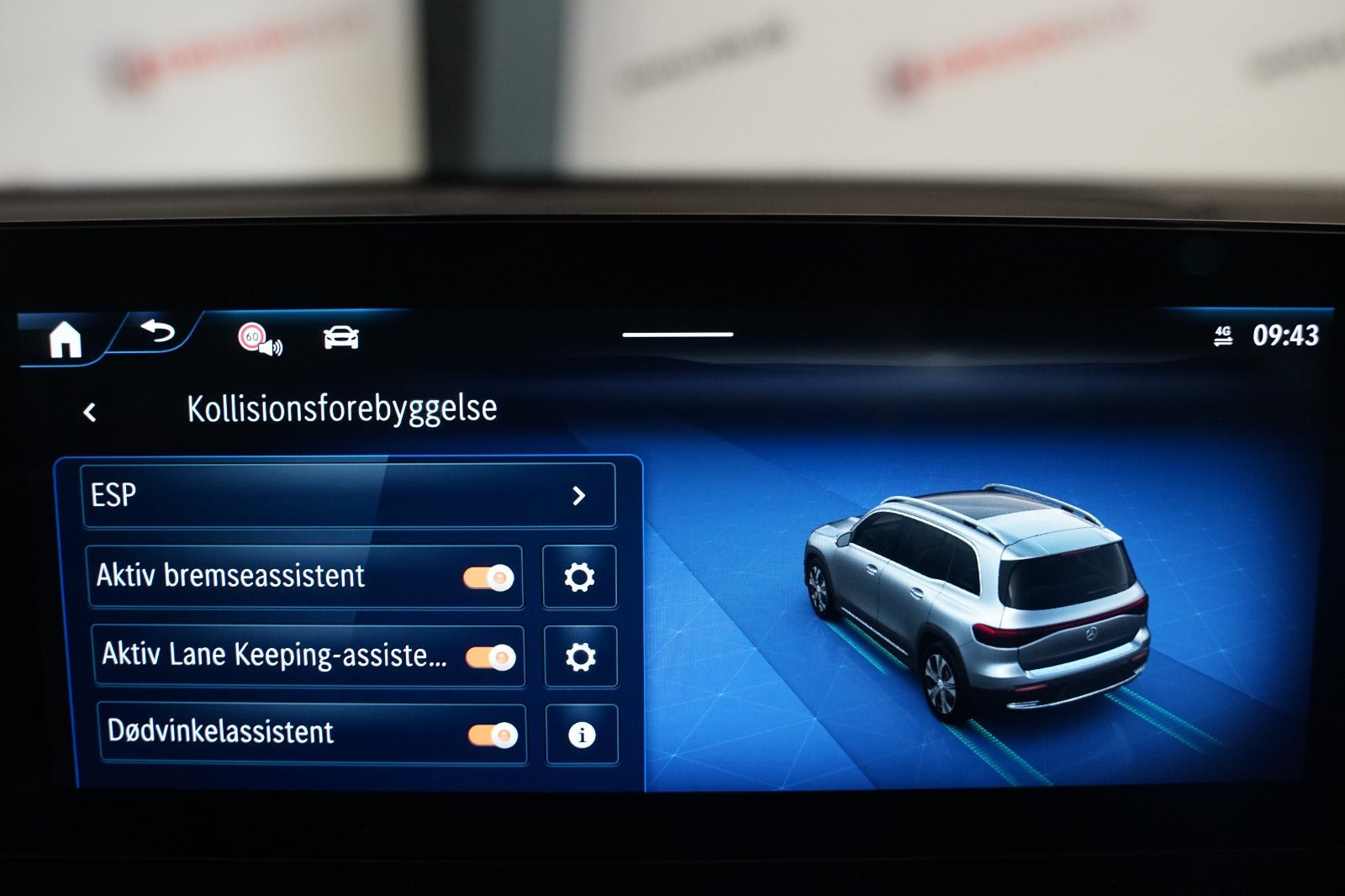 Grå Mercedes EQB250+ fra 2025