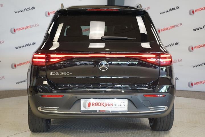 Sort Mercedes EQB250+ fra 2025
