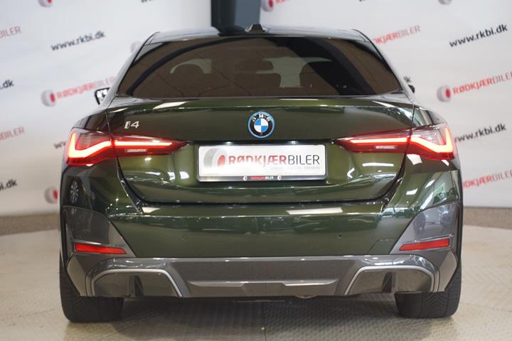 Grøn BMW i4 fra 2023