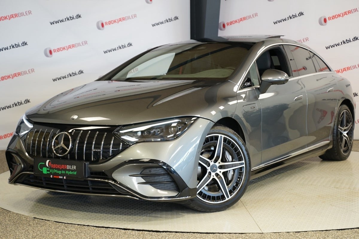 Grå Mercedes EQE43 fra 2023