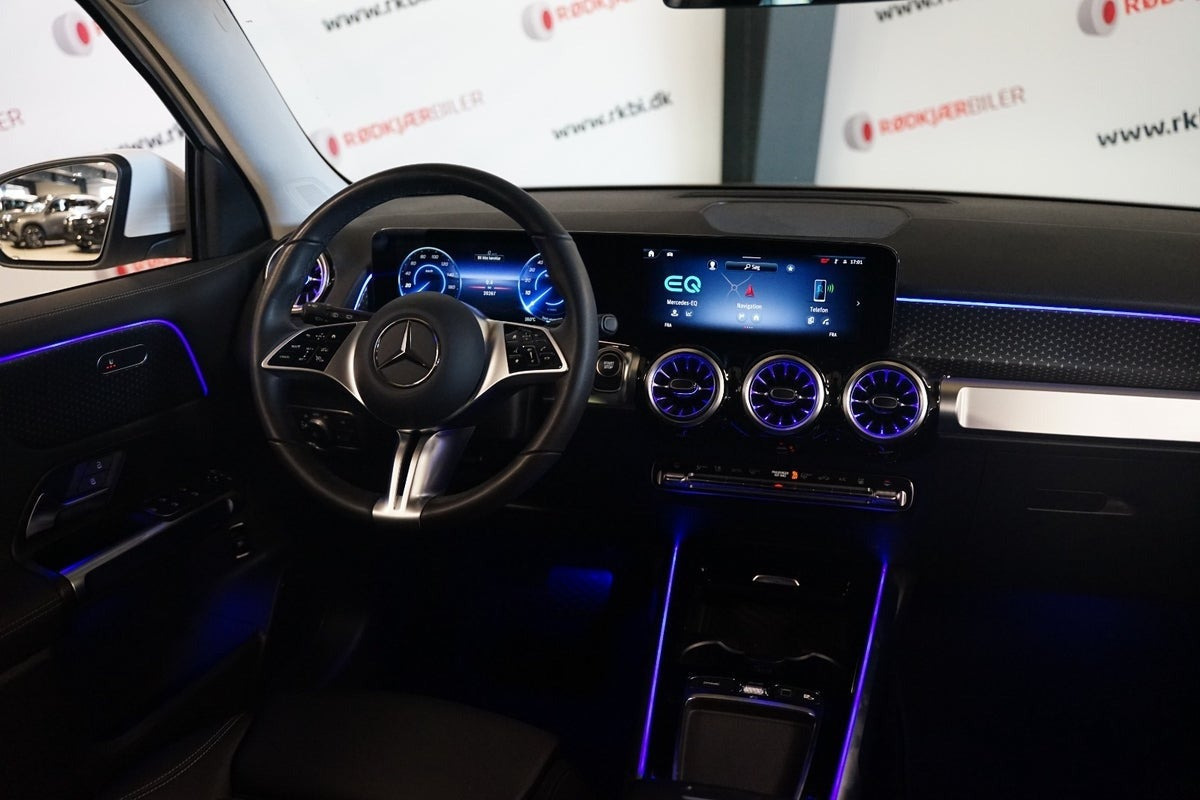 Hvid Mercedes EQB250+ fra 2025