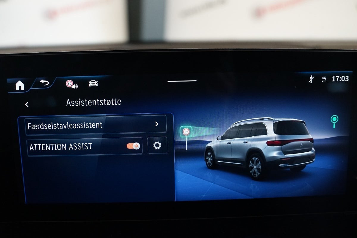 Hvid Mercedes EQB250+ fra 2025