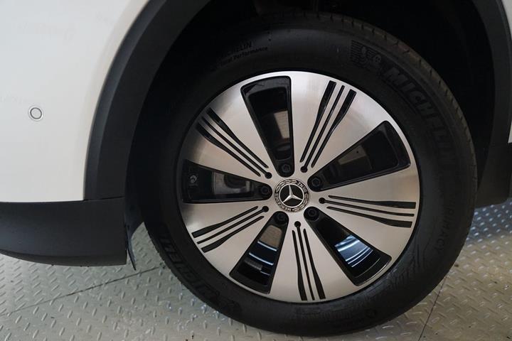Hvid Mercedes EQB250+ fra 2025
