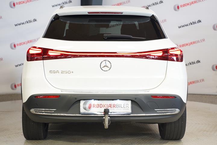 Hvid Mercedes EQA250+ fra 2025