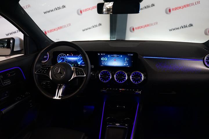 Hvid Mercedes EQA250+ fra 2025