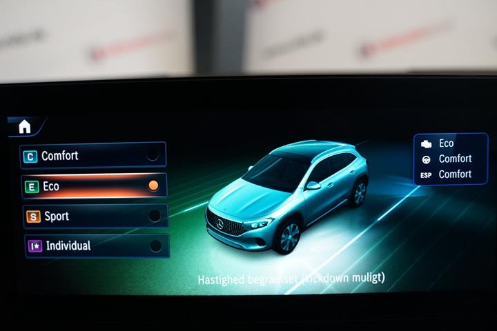 Hvid Mercedes EQA250+ fra 2025