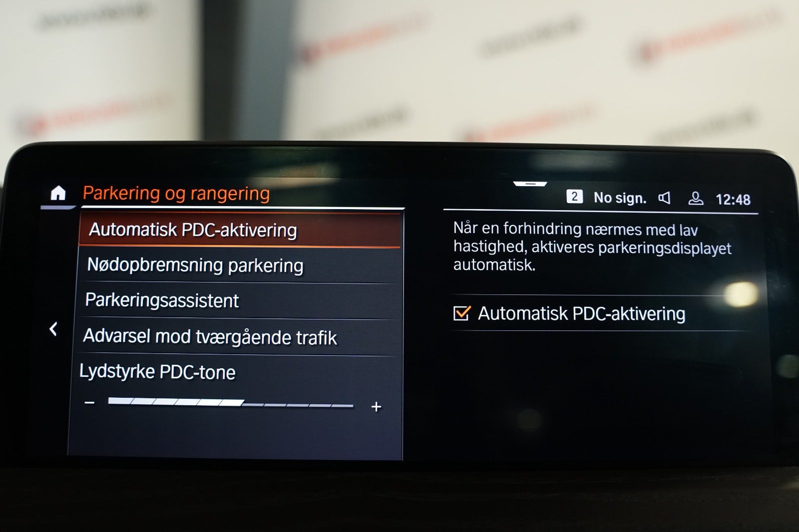 Grå BMW iX3 fra 2023