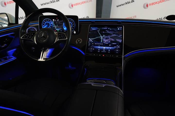 Hvid Mercedes EQE350 fra 2023