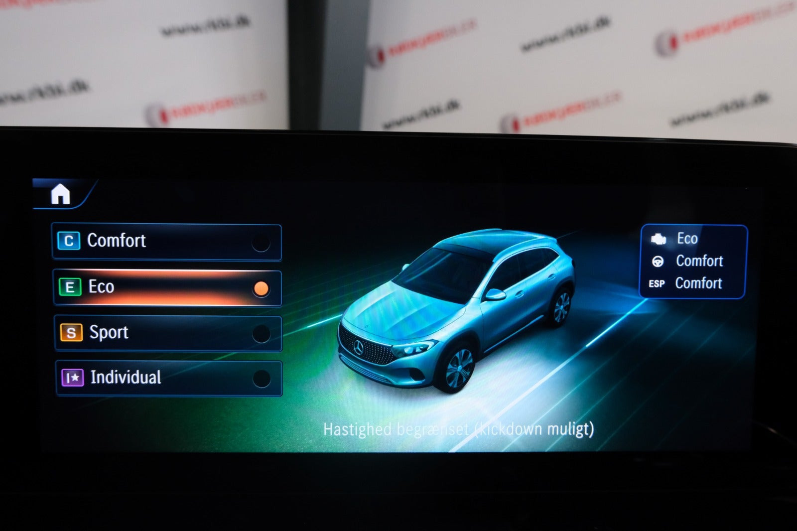 Grå Mercedes EQA250+ fra 2025