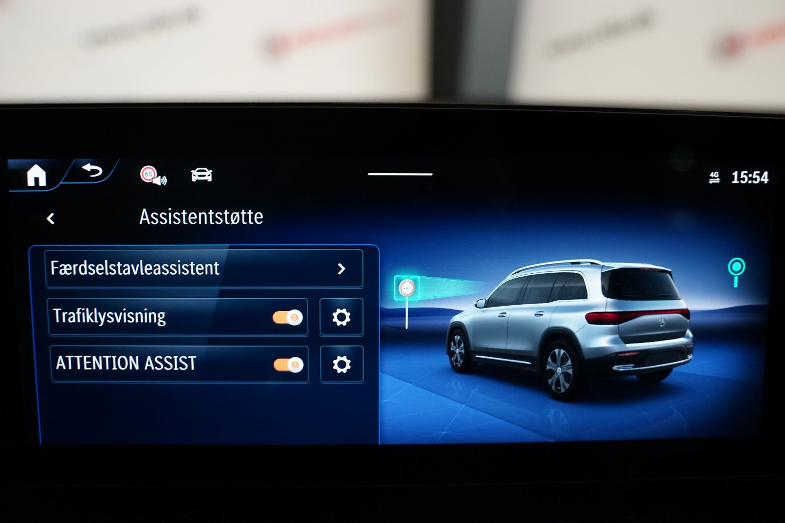 Hvid Mercedes EQB250+ fra 2025