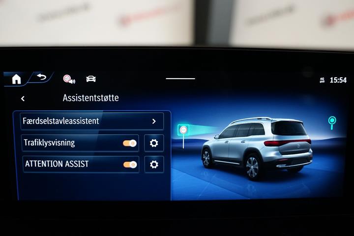 Hvid Mercedes EQB250+ fra 2025