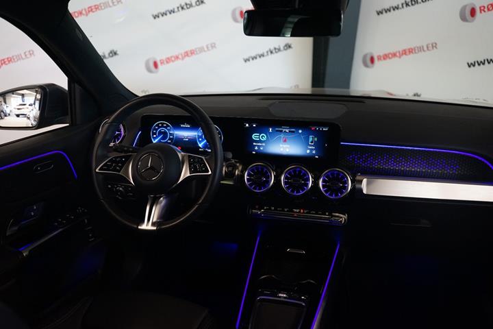 Grå Mercedes EQB250+ fra 2025