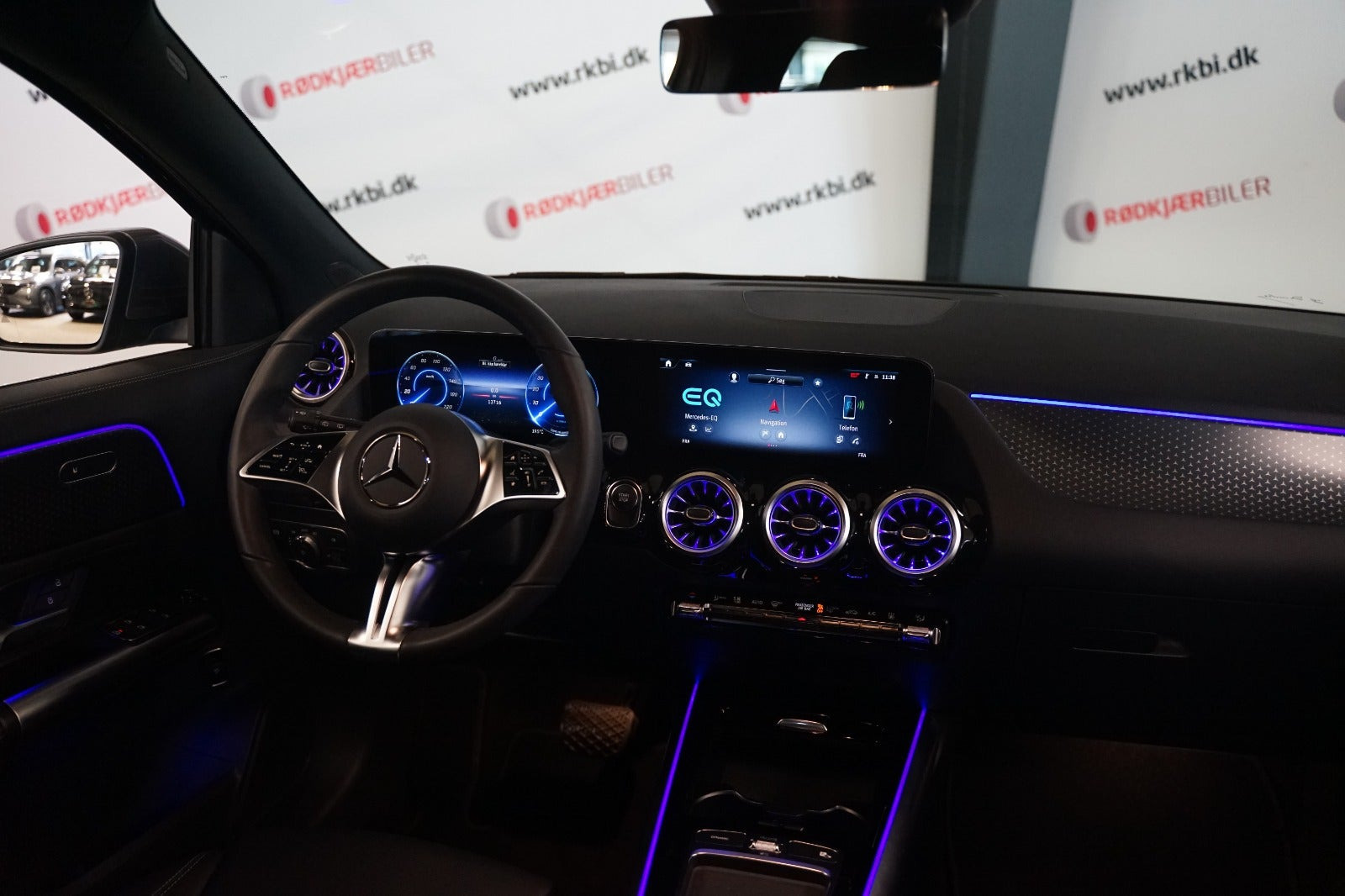 Grå Mercedes EQA250+ fra 2025