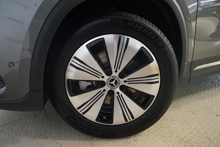 Grå Mercedes EQA250+ fra 2025
