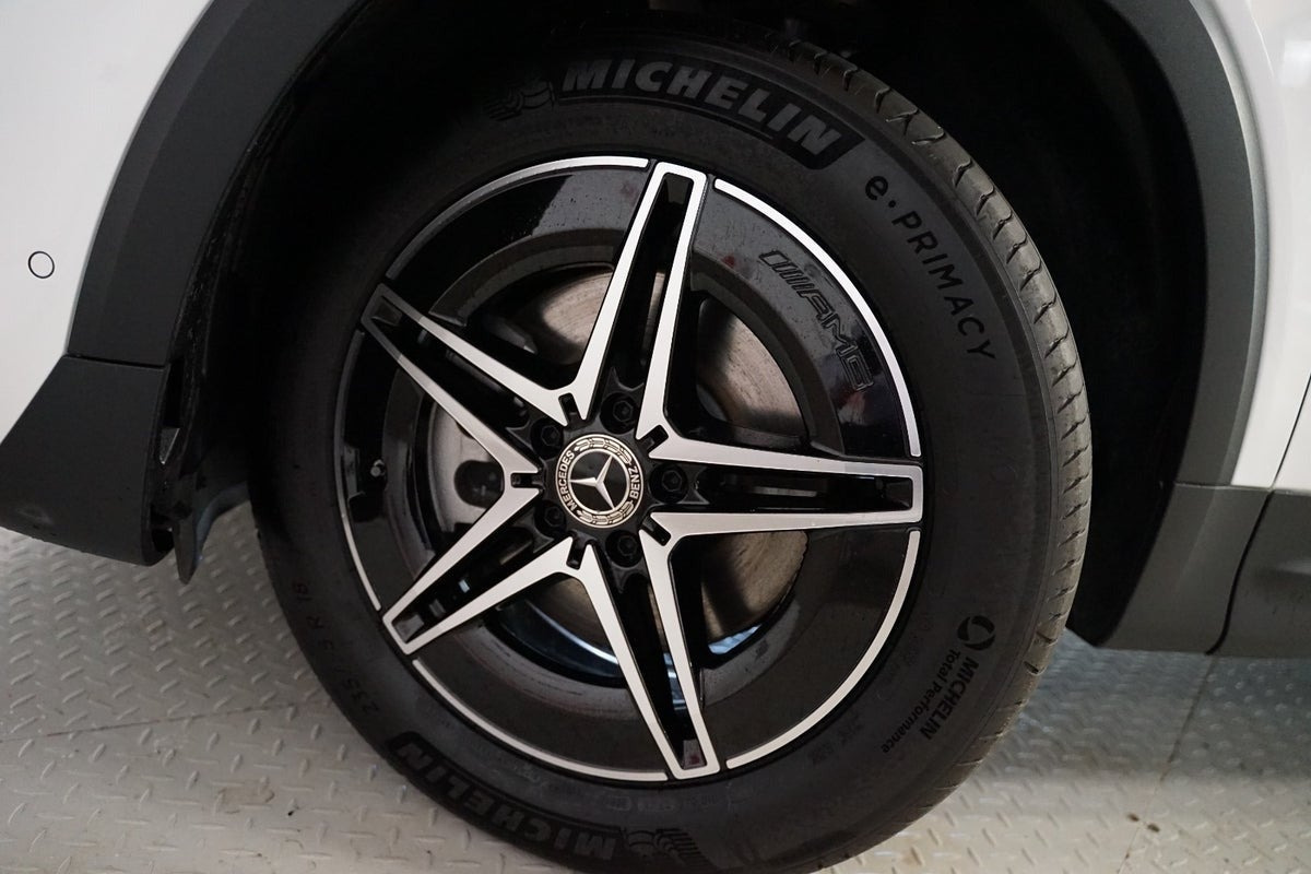 Hvid Mercedes EQB250+ fra 2024
