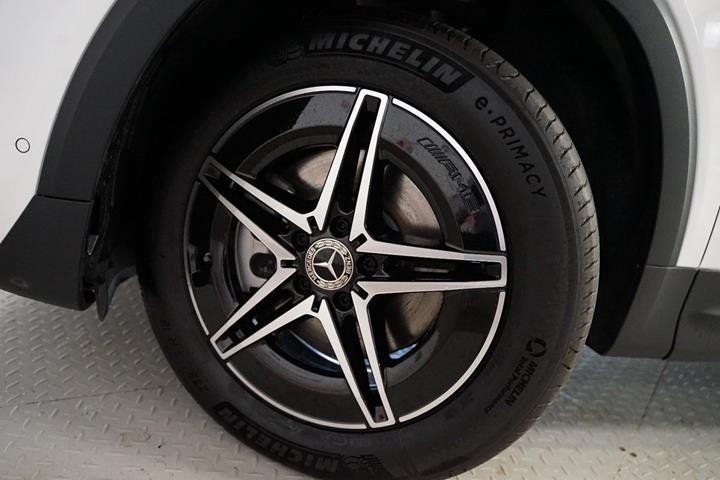 Hvid Mercedes EQB250+ fra 2024