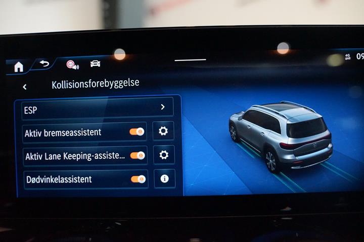 Hvid Mercedes EQB250+ fra 2024
