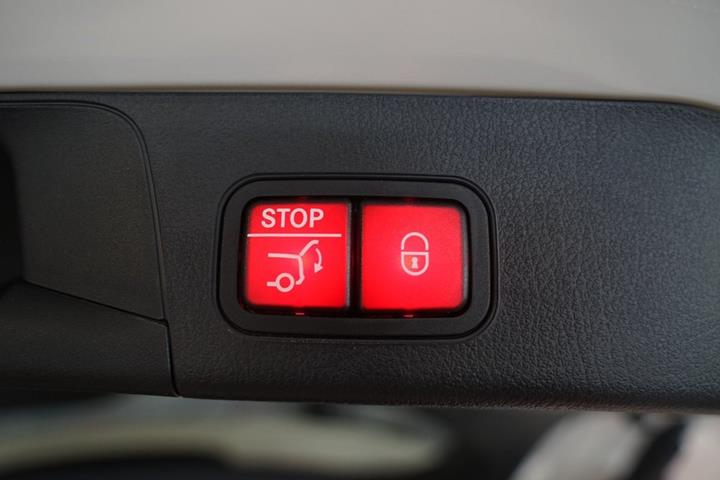 Hvid Mercedes EQB250+ fra 2025