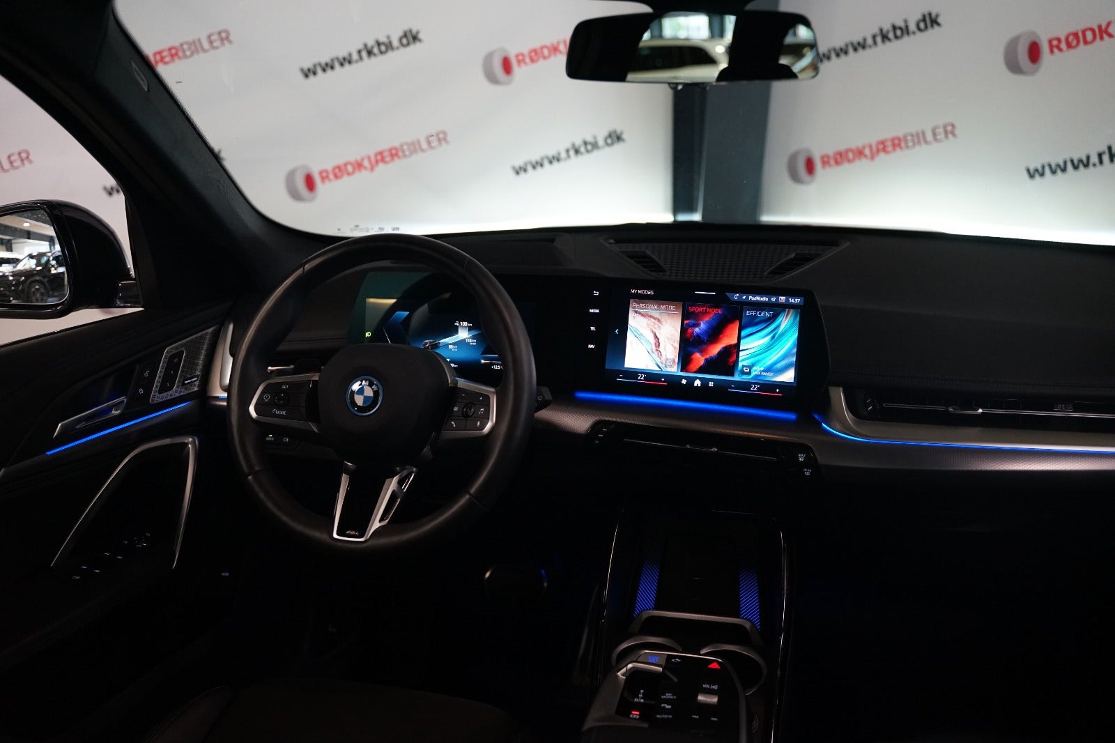 Sort BMW iX1 fra 2024