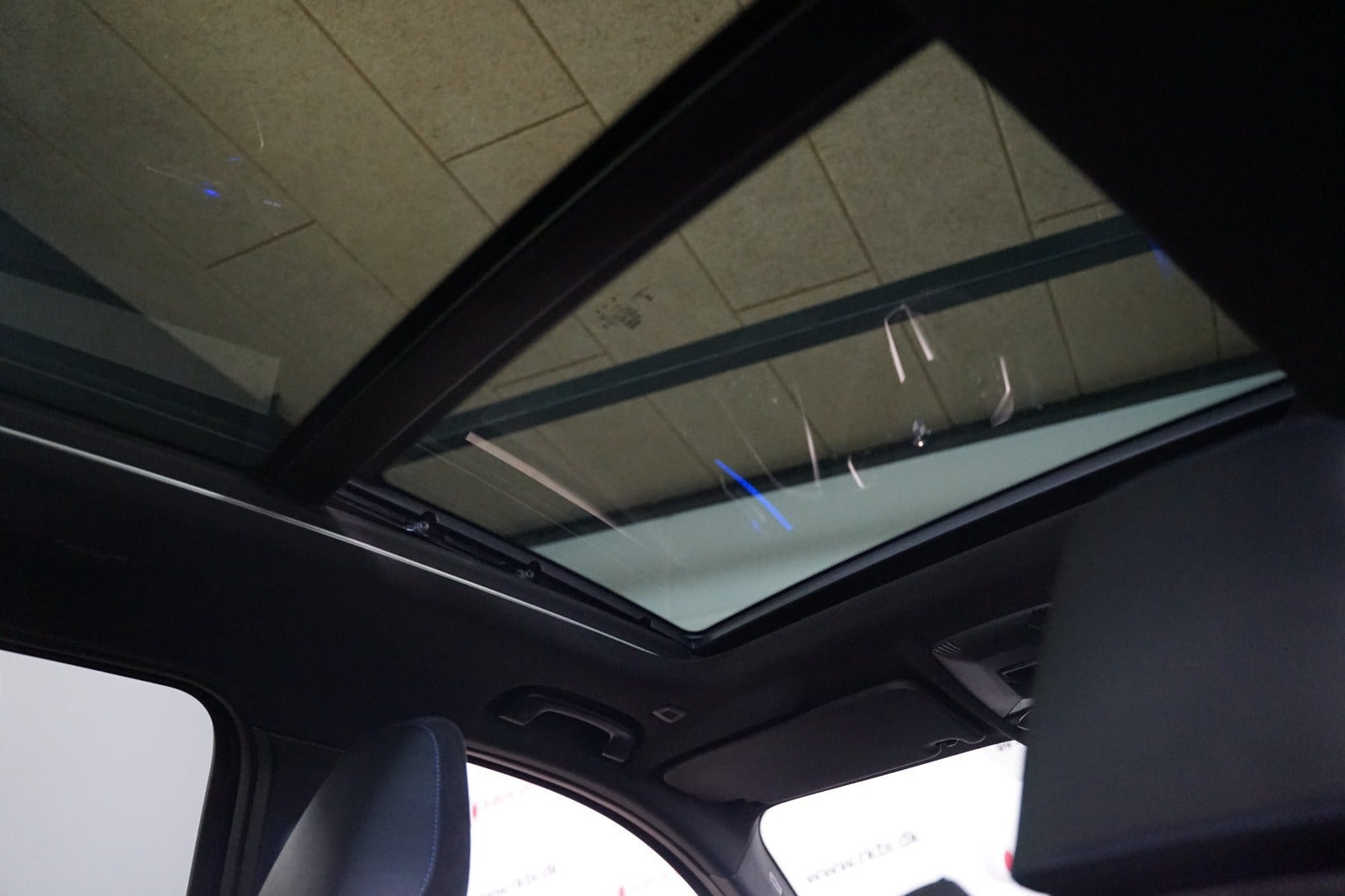 Sort BMW iX1 fra 2024
