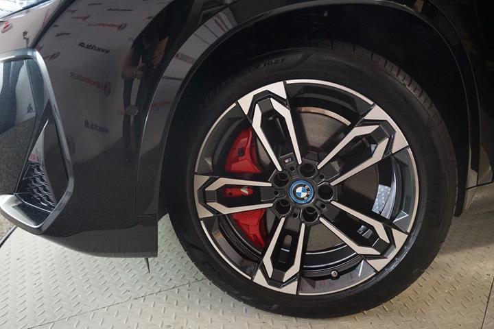 Sort BMW iX1 fra 2024