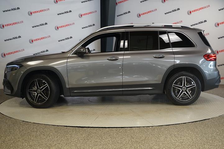 Grå Mercedes EQB250+ fra 2025
