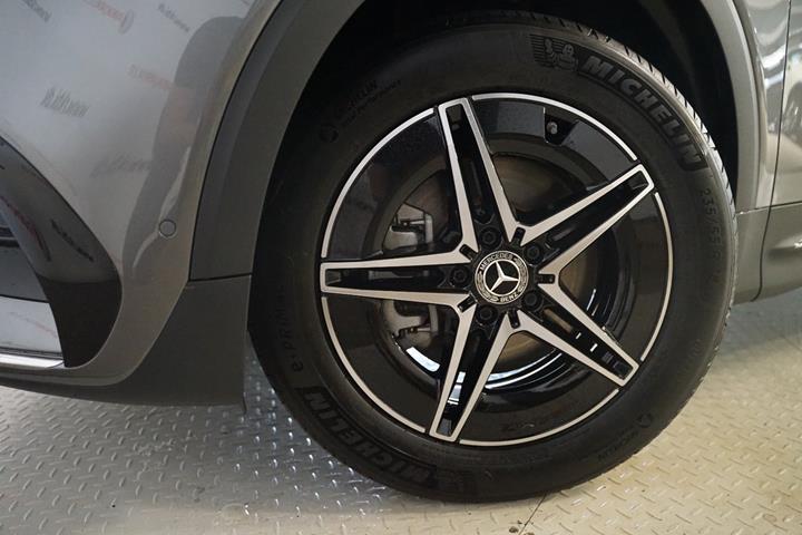 Grå Mercedes EQB250+ fra 2025