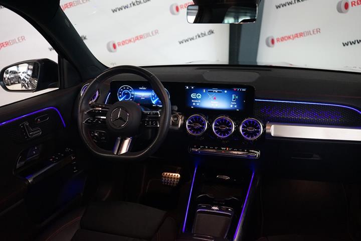 Sort Mercedes EQB350 fra 2025