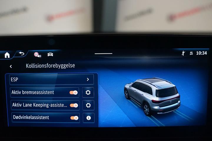 Sort Mercedes EQB350 fra 2025