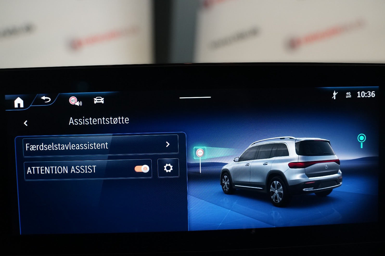Sort Mercedes EQB350 fra 2025