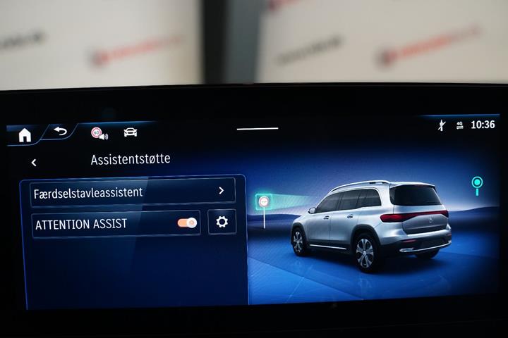 Sort Mercedes EQB350 fra 2025