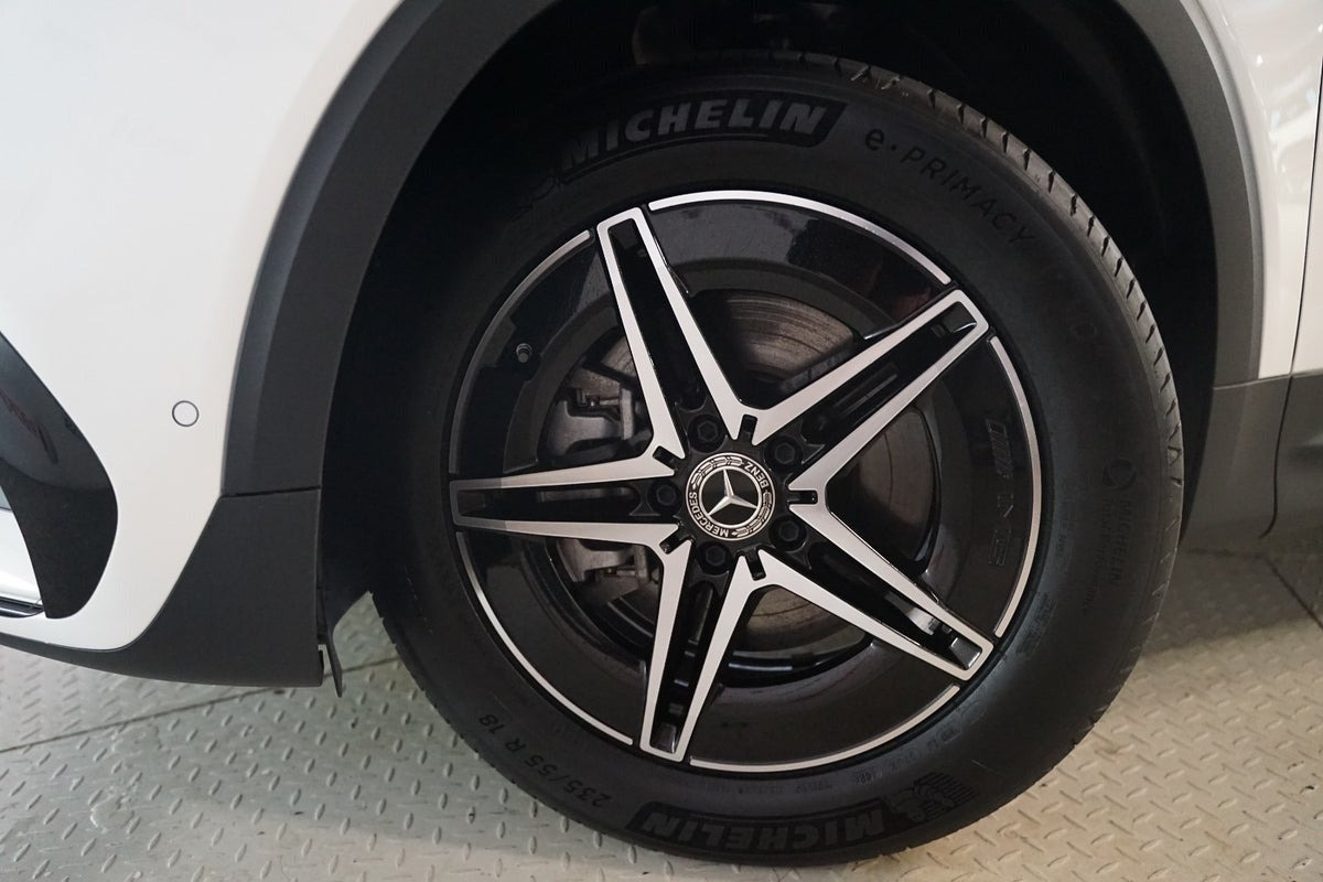 Hvid Mercedes EQB250+ fra 2025