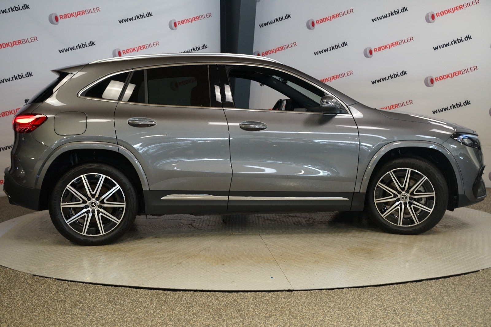 Grå Mercedes EQA250+ fra 2025