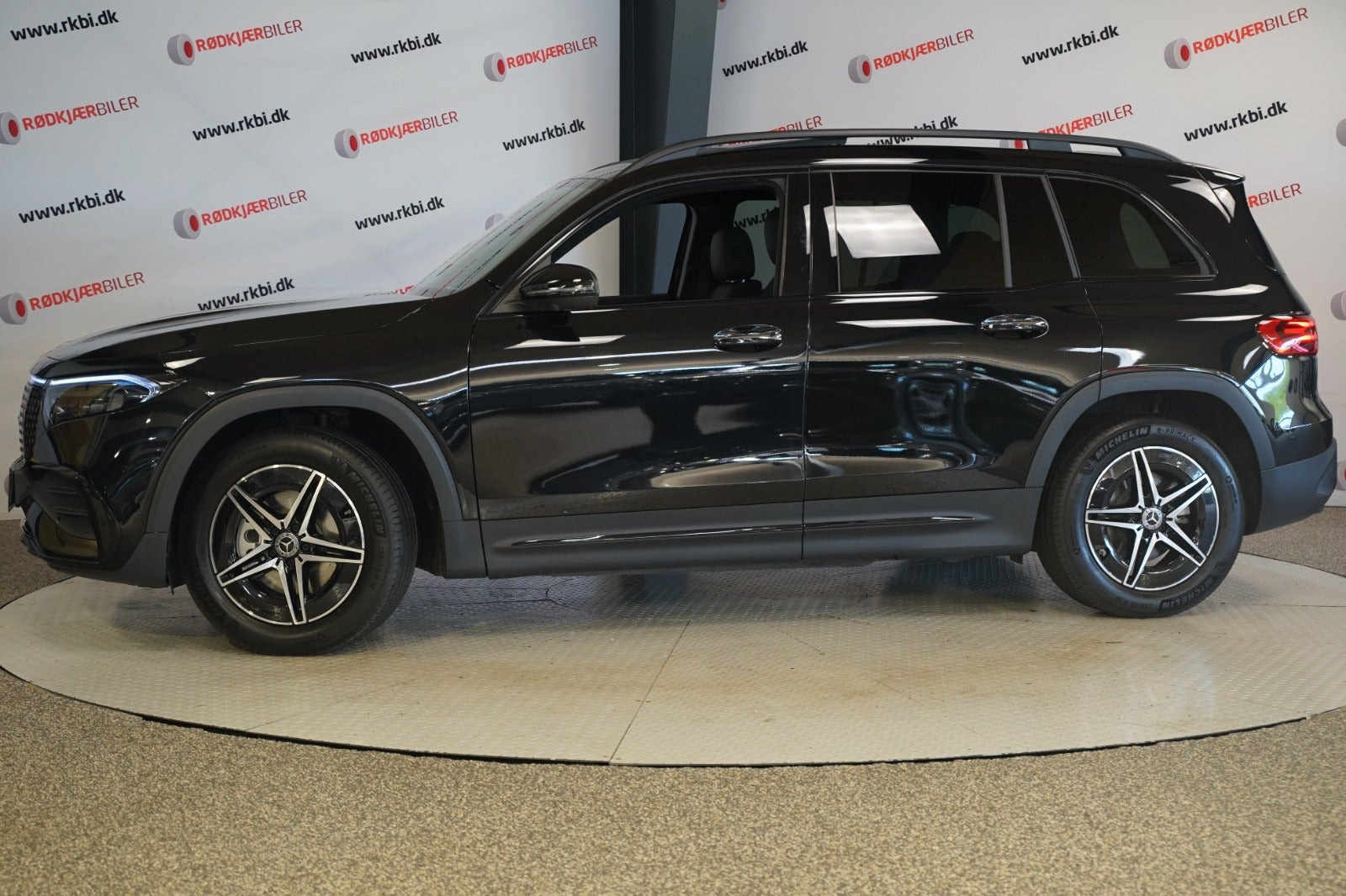 Sort Mercedes EQB250+ fra 2025